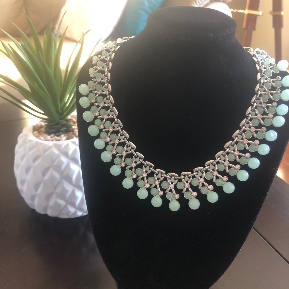 🌻Banana Republic Aqua and Silver Necklace